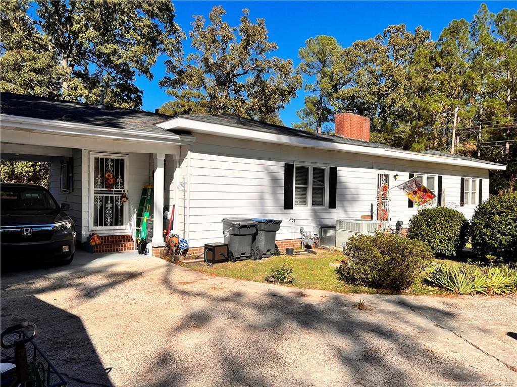 303 West Edinborough Avenue, Raeford, NC 28376