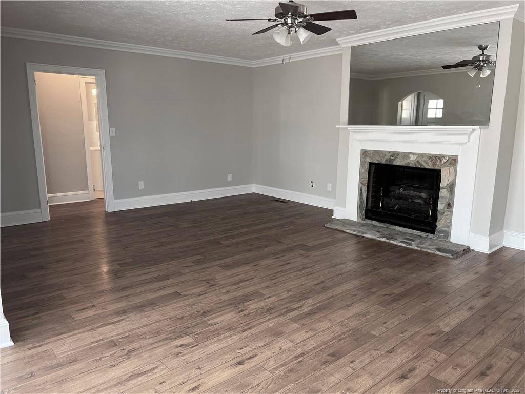 303 West Edinborough Avenue, Raeford, NC 28376