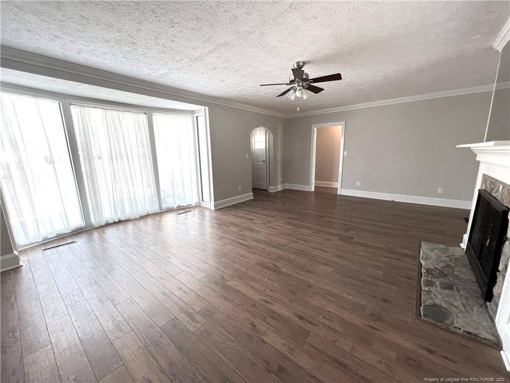 303 West Edinborough Avenue, Raeford, NC 28376