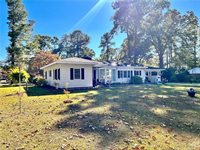 303 West Edinborough Avenue, Raeford, NC 28376