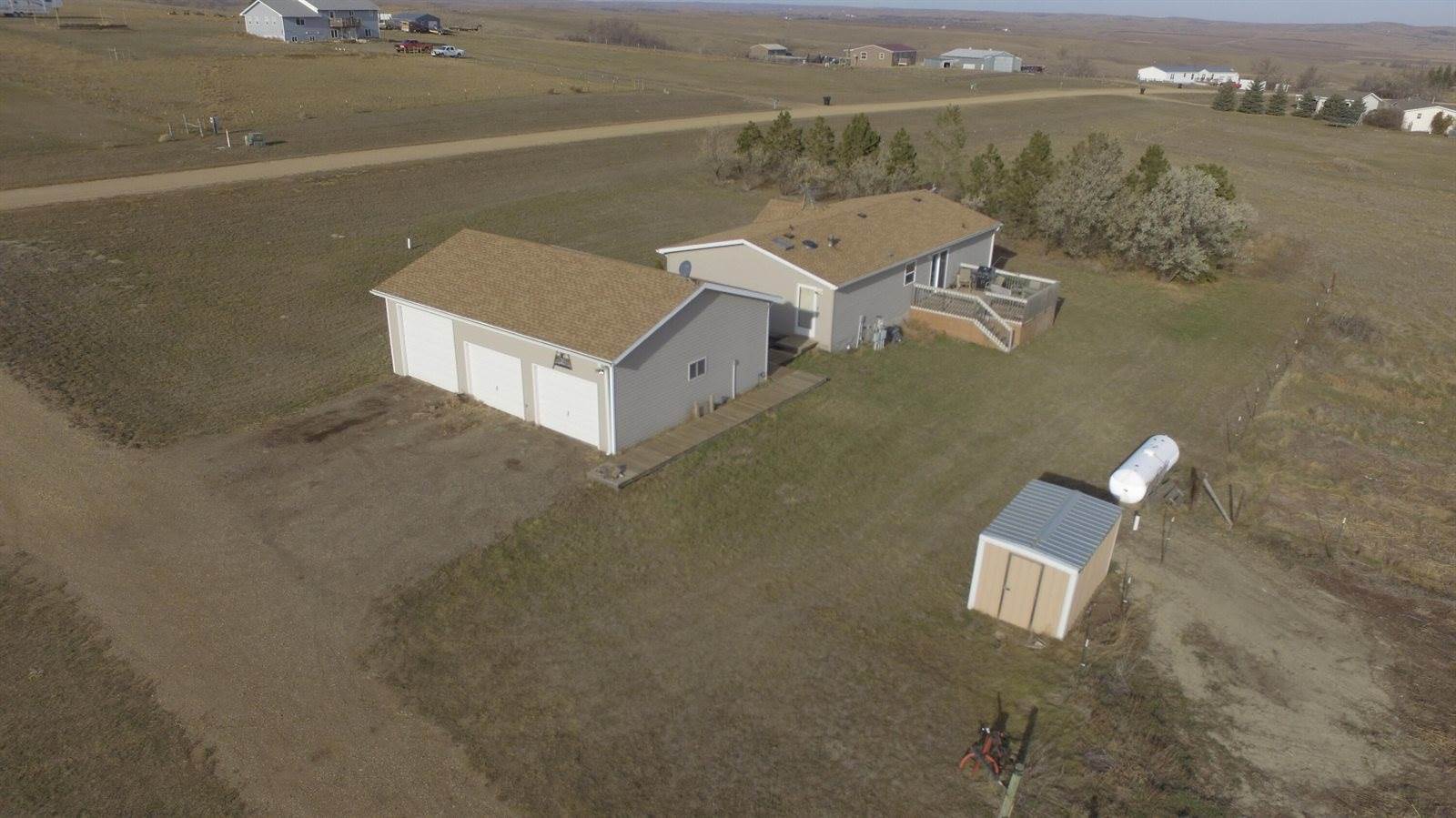 2587 Windsor Place North, Mandan, ND 58554