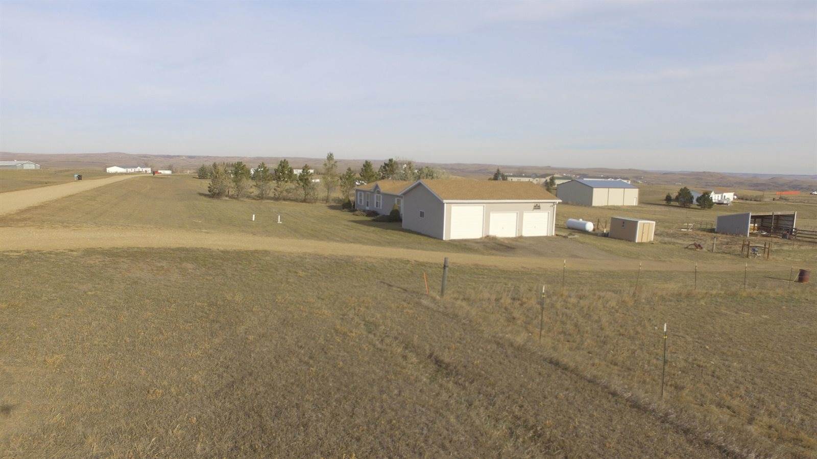 2587 Windsor Place North, Mandan, ND 58554