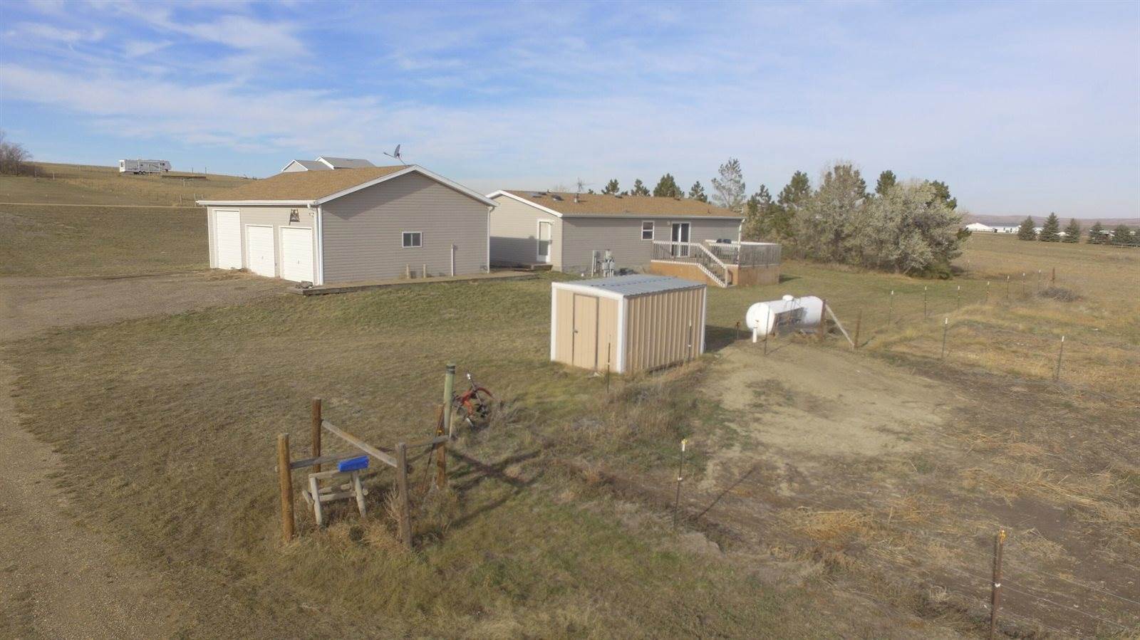 2587 Windsor Place North, Mandan, ND 58554