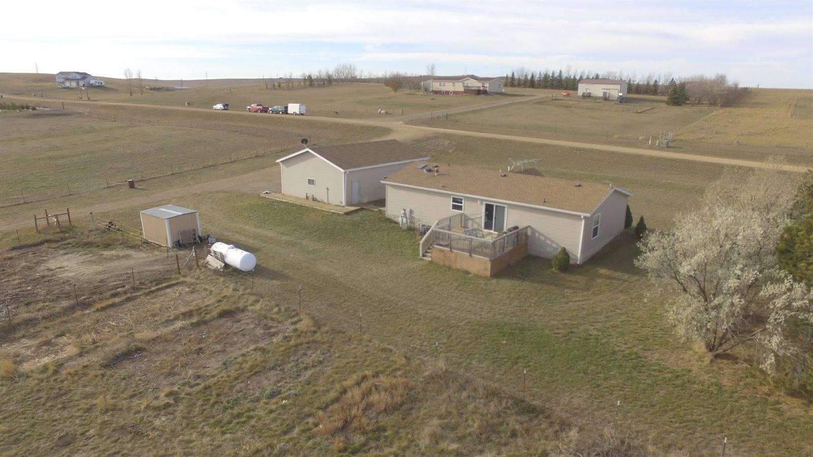 2587 Windsor Place North, Mandan, ND 58554