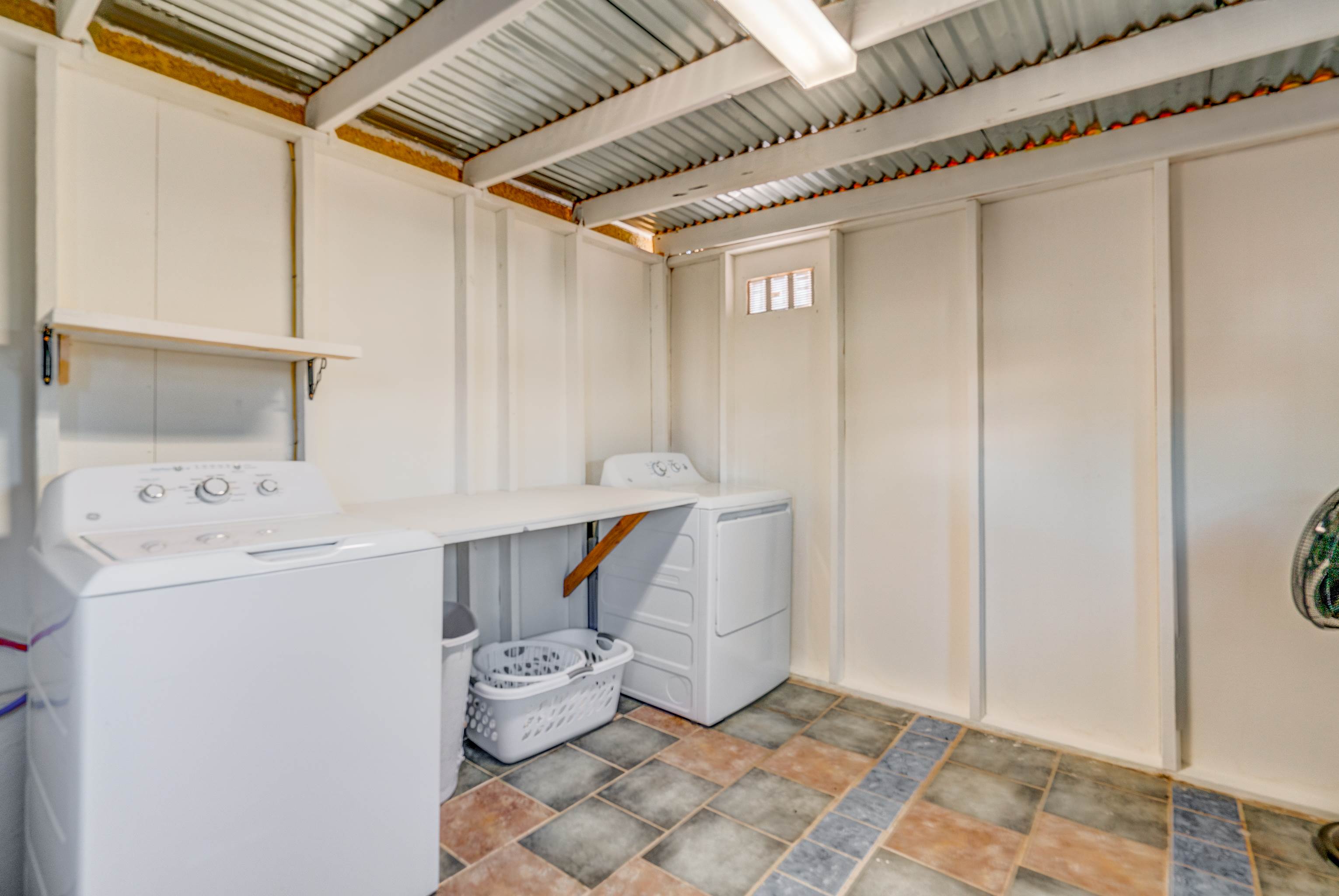 2933 W Sahara St, Tucson, AZ 85705