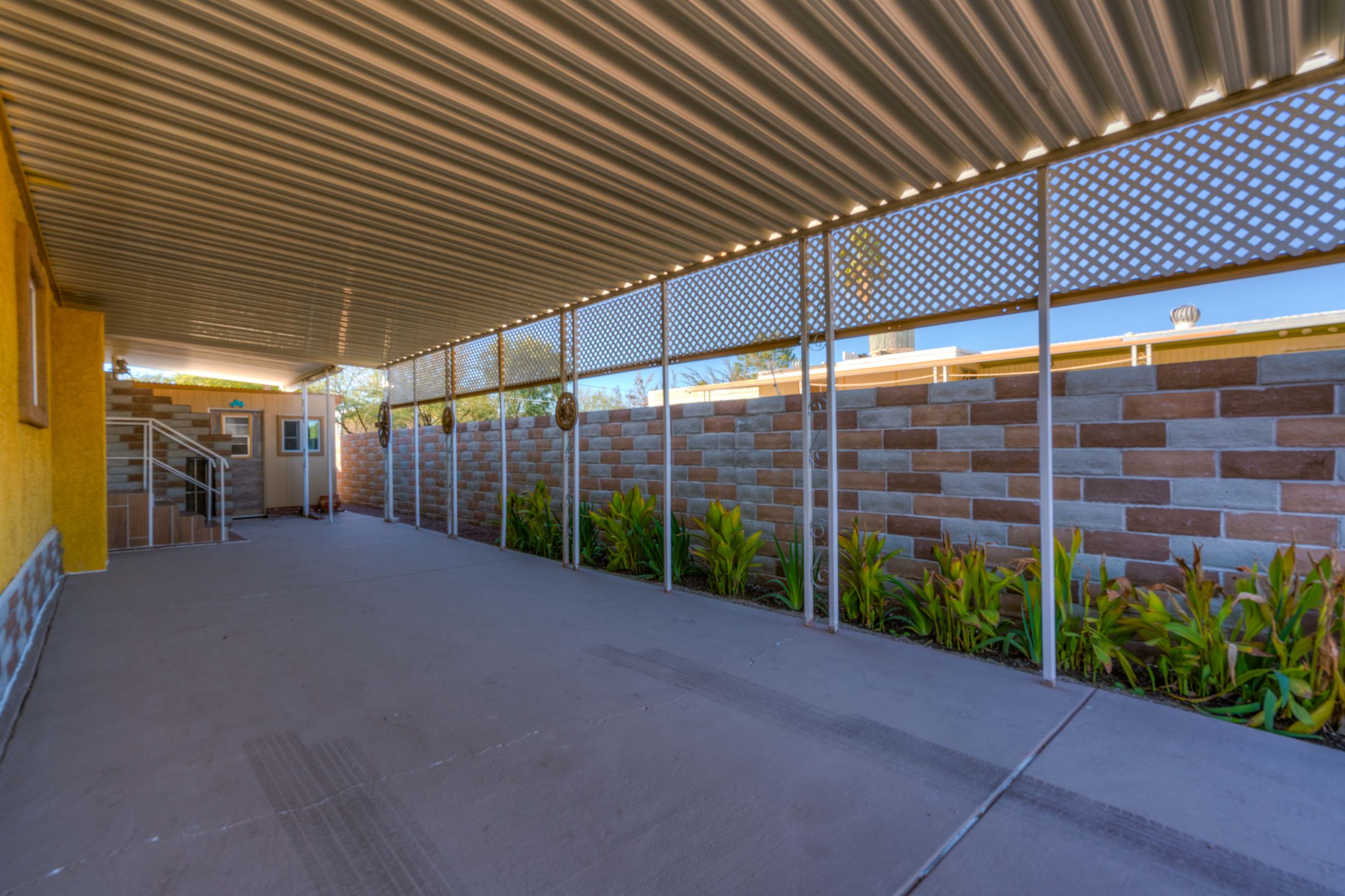 2933 W Sahara St, Tucson, AZ 85705