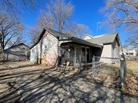 1225 NE Quincy ST, Topeka, KS 66608