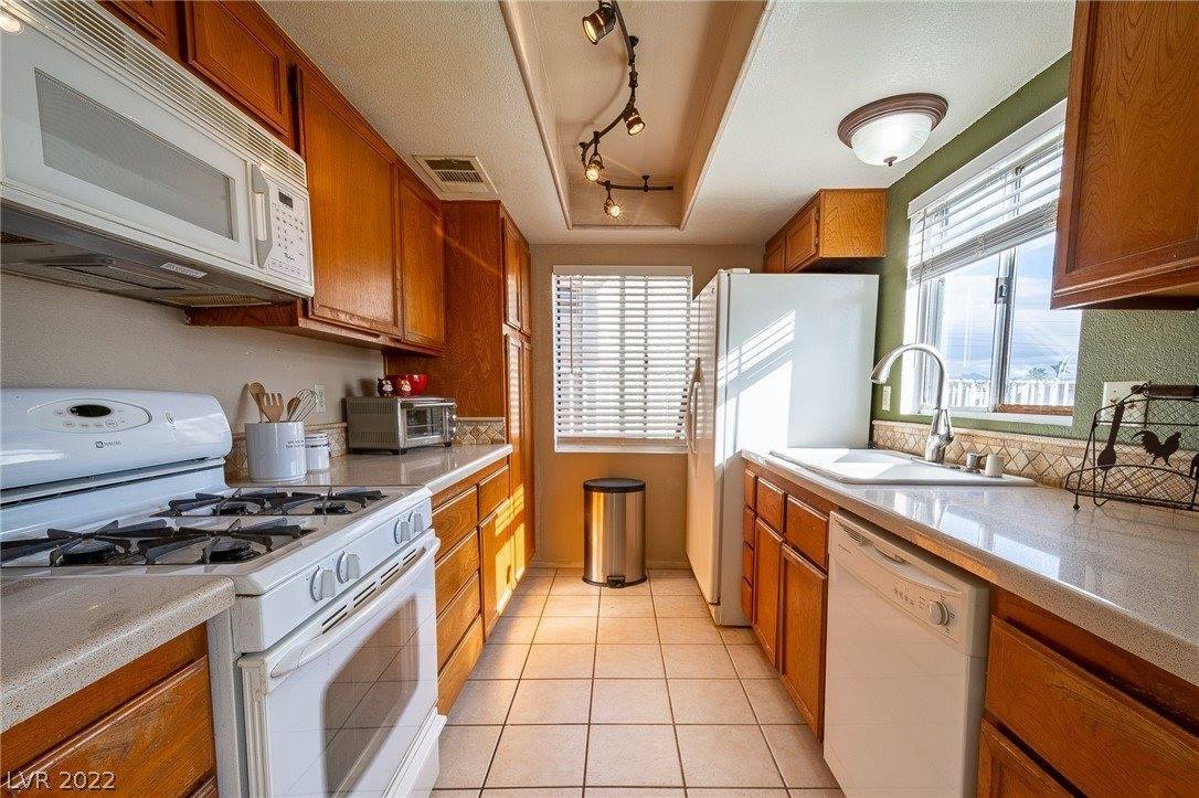 2135 Pebble Creek Lane, Laughlin, NV 89029