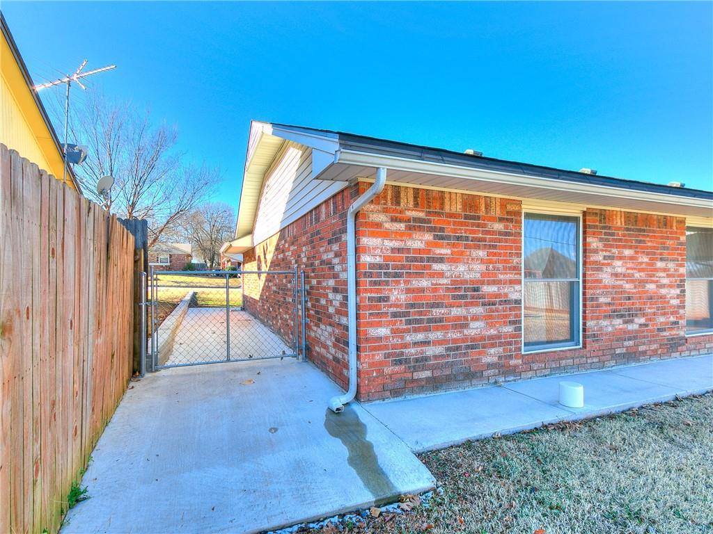 805 Madeline Dr, Shawnee, OK 74801