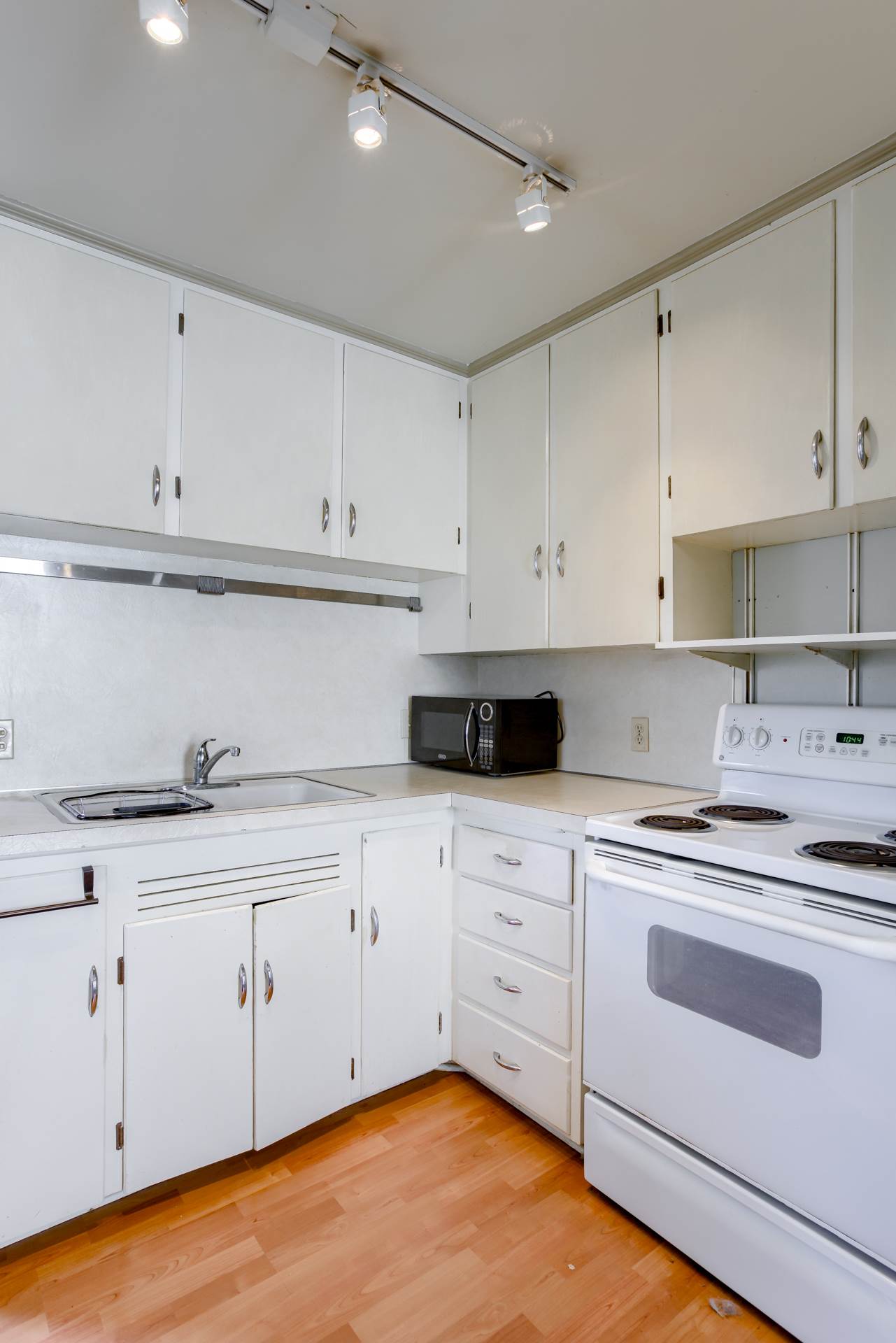 2705 S 42 St, Omaha, NE 68105