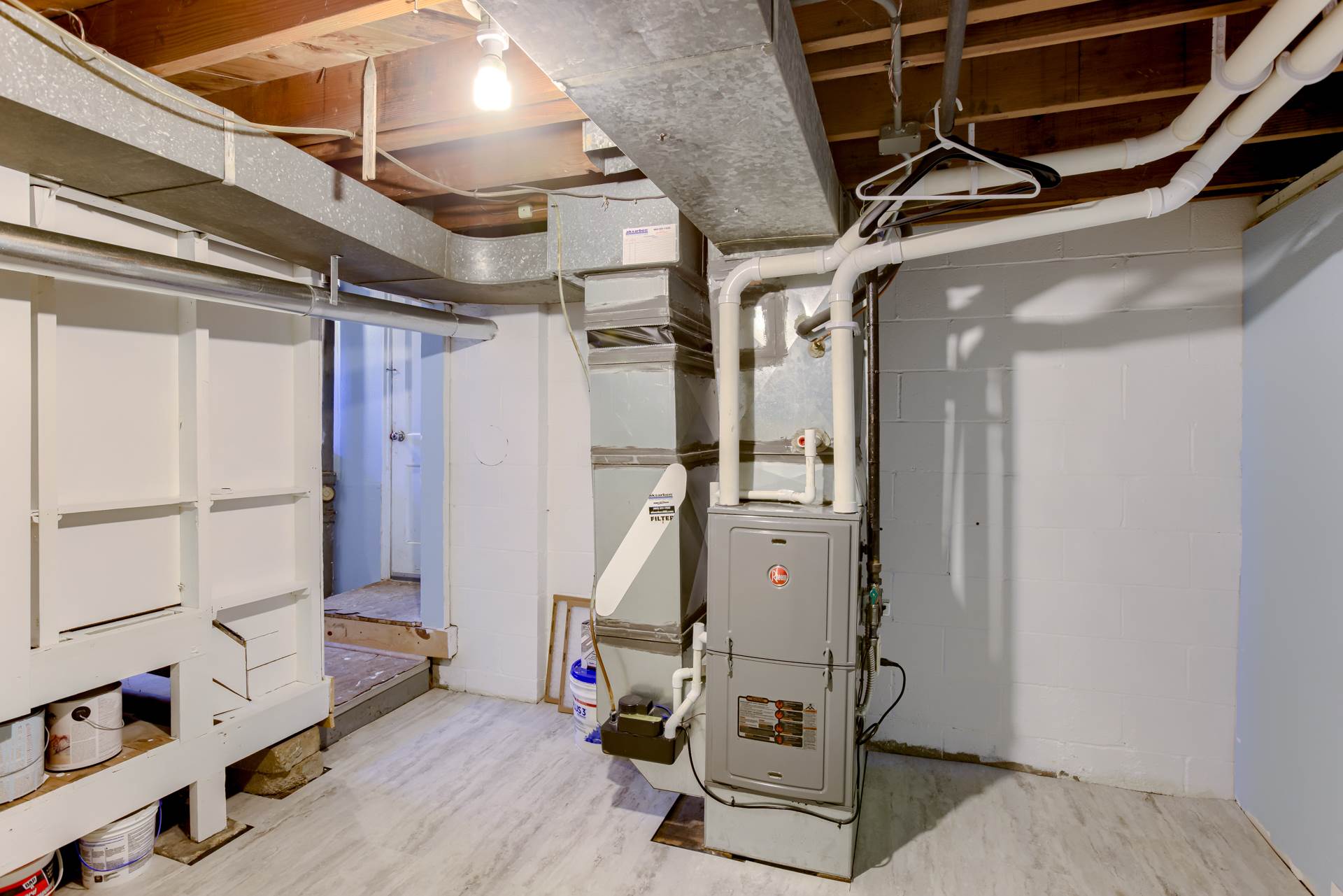 2705 S 42 St, Omaha, NE 68105