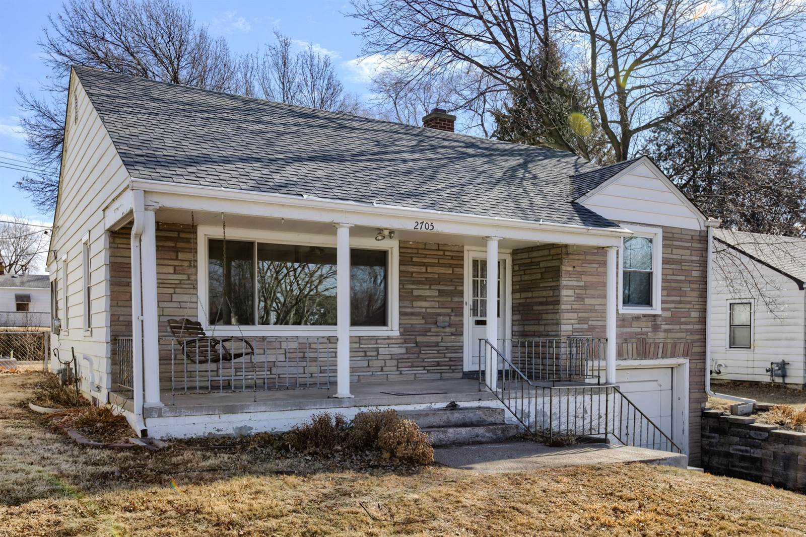 2705 S 42 St, Omaha, NE 68105