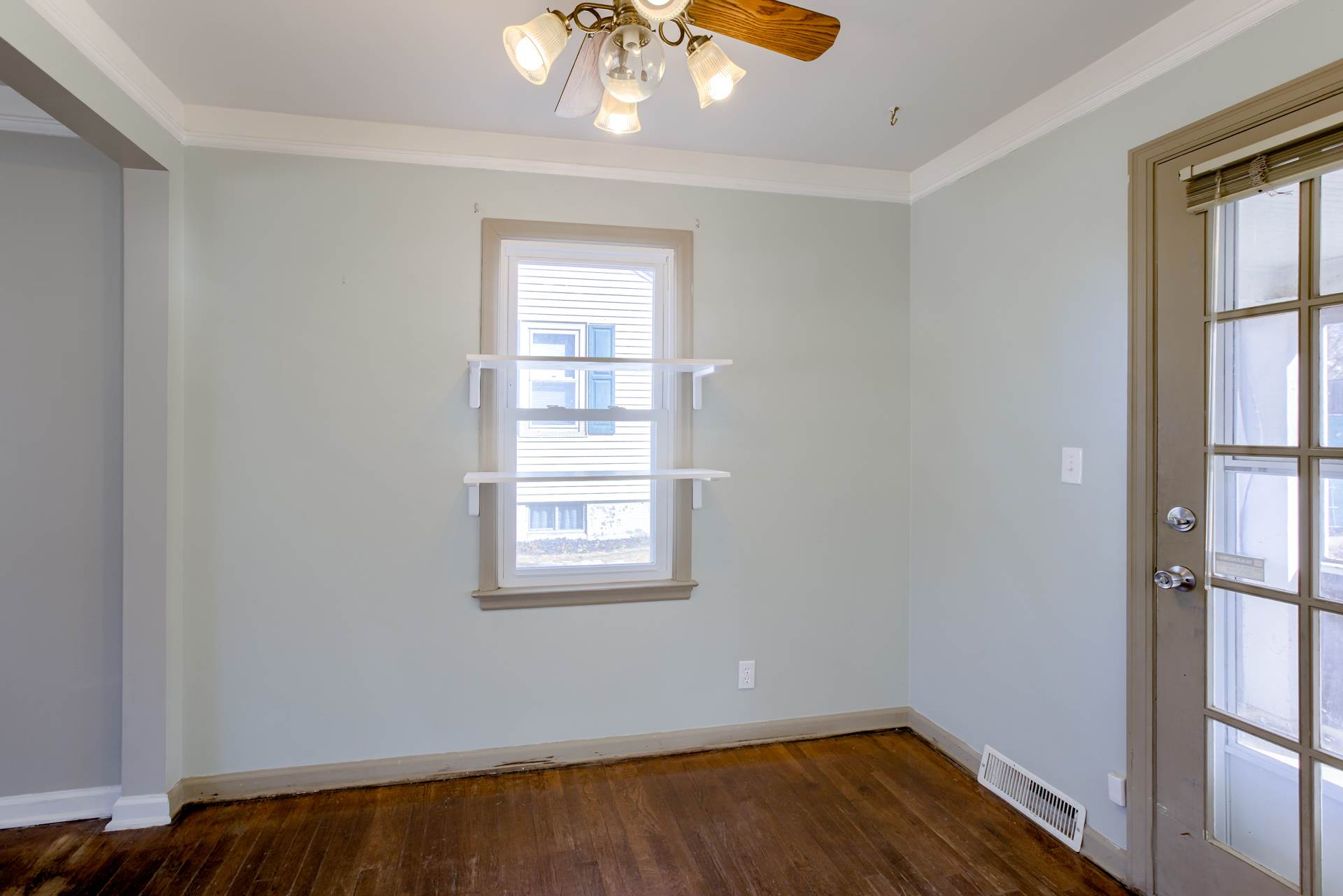 2705 S 42 St, Omaha, NE 68105