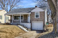 2705 S 42 St, Omaha, NE 68105