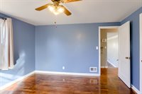 2705 S 42 St, Omaha, NE 68105