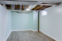 2705 S 42 St, Omaha, NE 68105