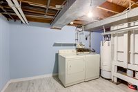 2705 S 42 St, Omaha, NE 68105