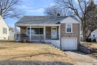 2705 S 42 St, Omaha, NE 68105