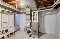 2705 S 42 St, Omaha, NE 68105