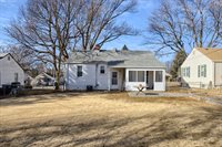 2705 S 42 St, Omaha, NE 68105