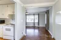 2705 S 42 St, Omaha, NE 68105