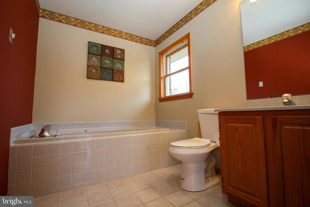 28533 Cave Neck Road, Milton, DE 19968