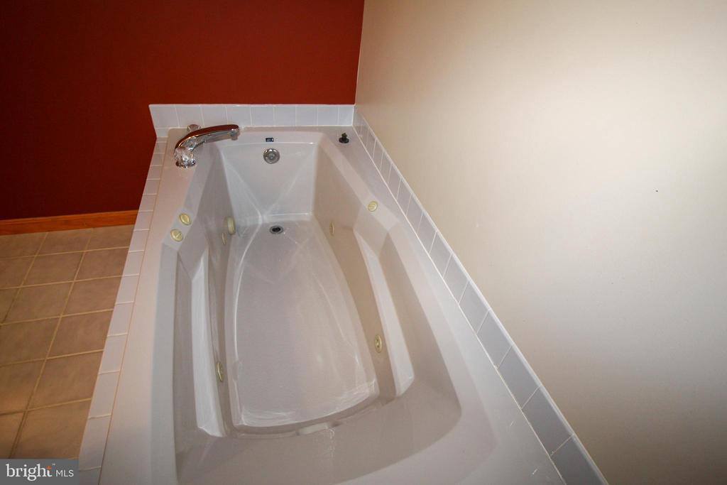 28533 Cave Neck Road, Milton, DE 19968