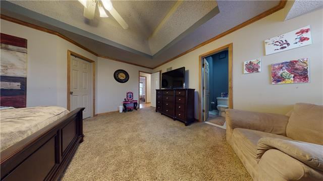 1108 SW Trail Ridge Drive, Blue Springs, MO 64015