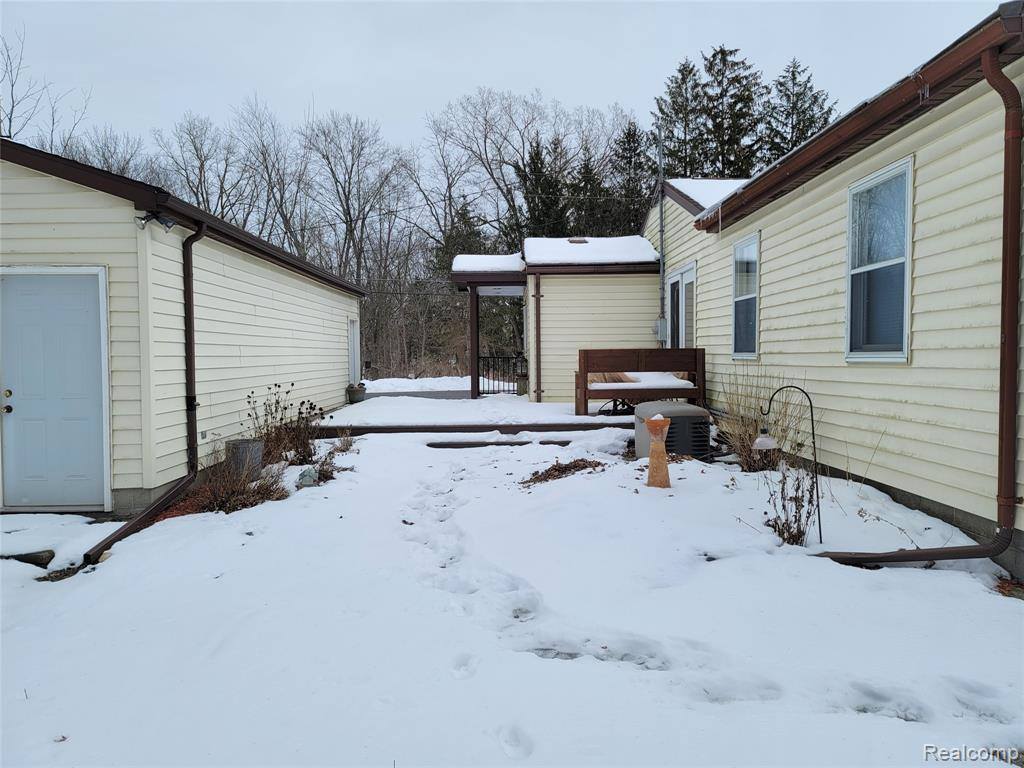 967 Dart Road, Alaiedon Township, MI 48854