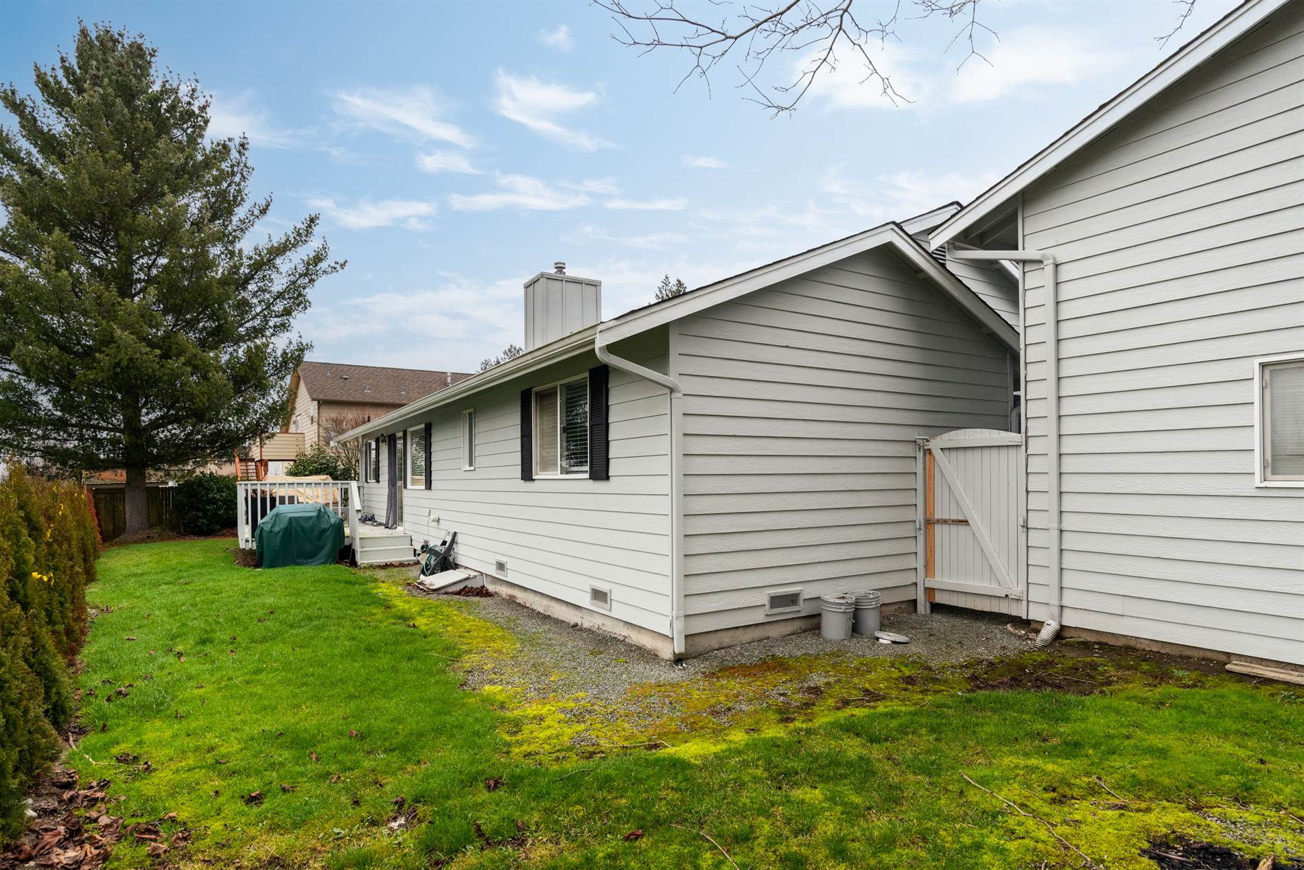 325 S 30th St, Mount Vernon, WA 98274