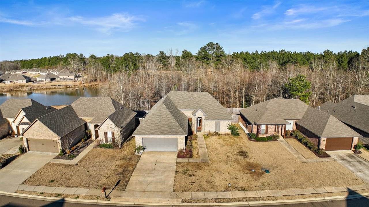 618 Greenfield Ridge Dr E, Brandon, MS 39042