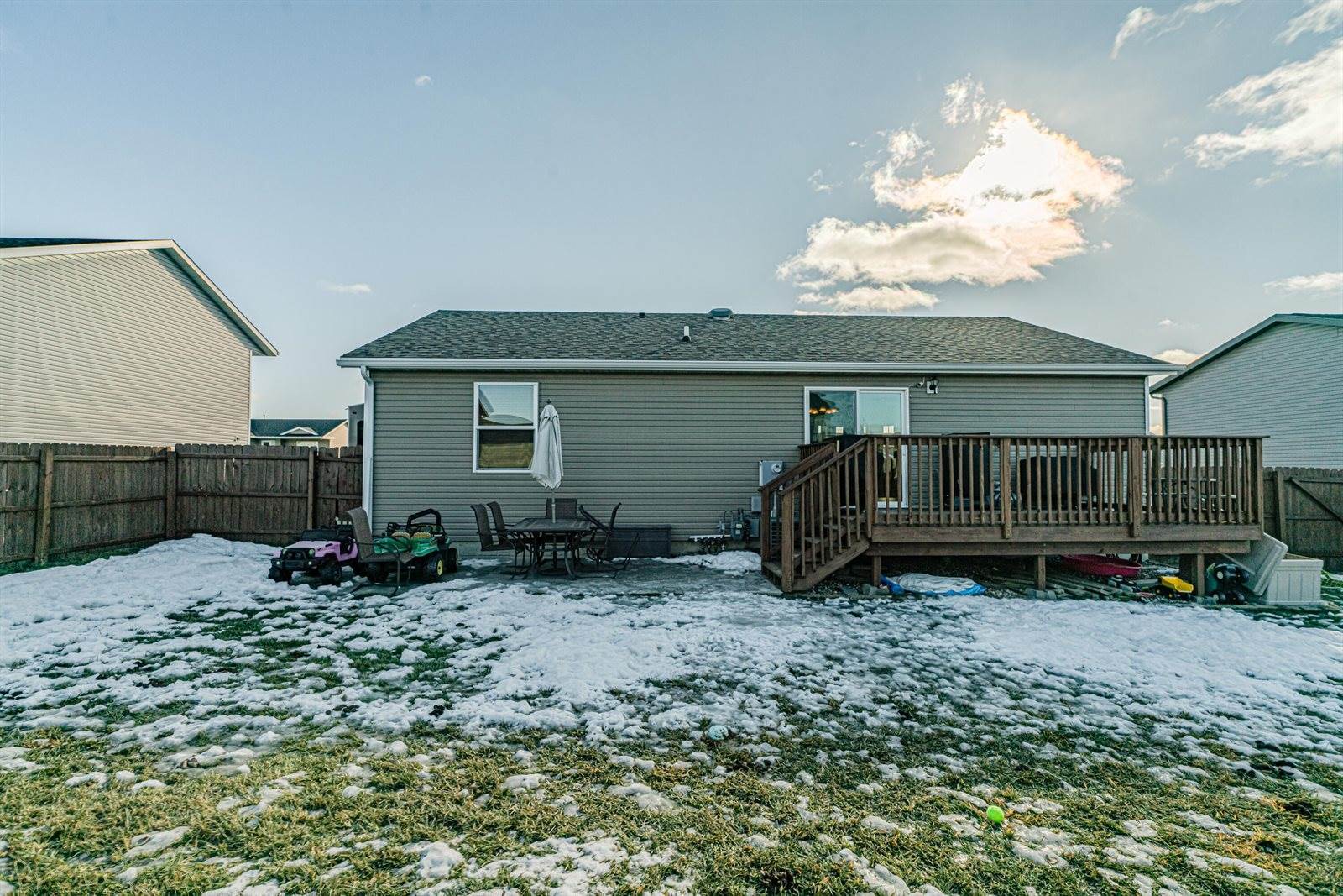 6220 Reily Road, Lincoln, ND 58504