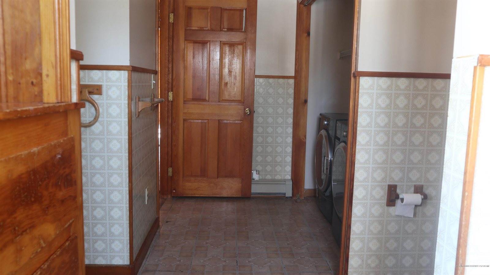 50 Hunt Road, Belfast, ME 04915