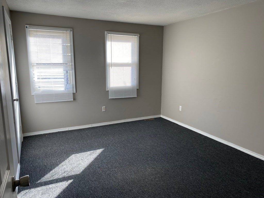62 Rifle St, Springfield, MA 01105