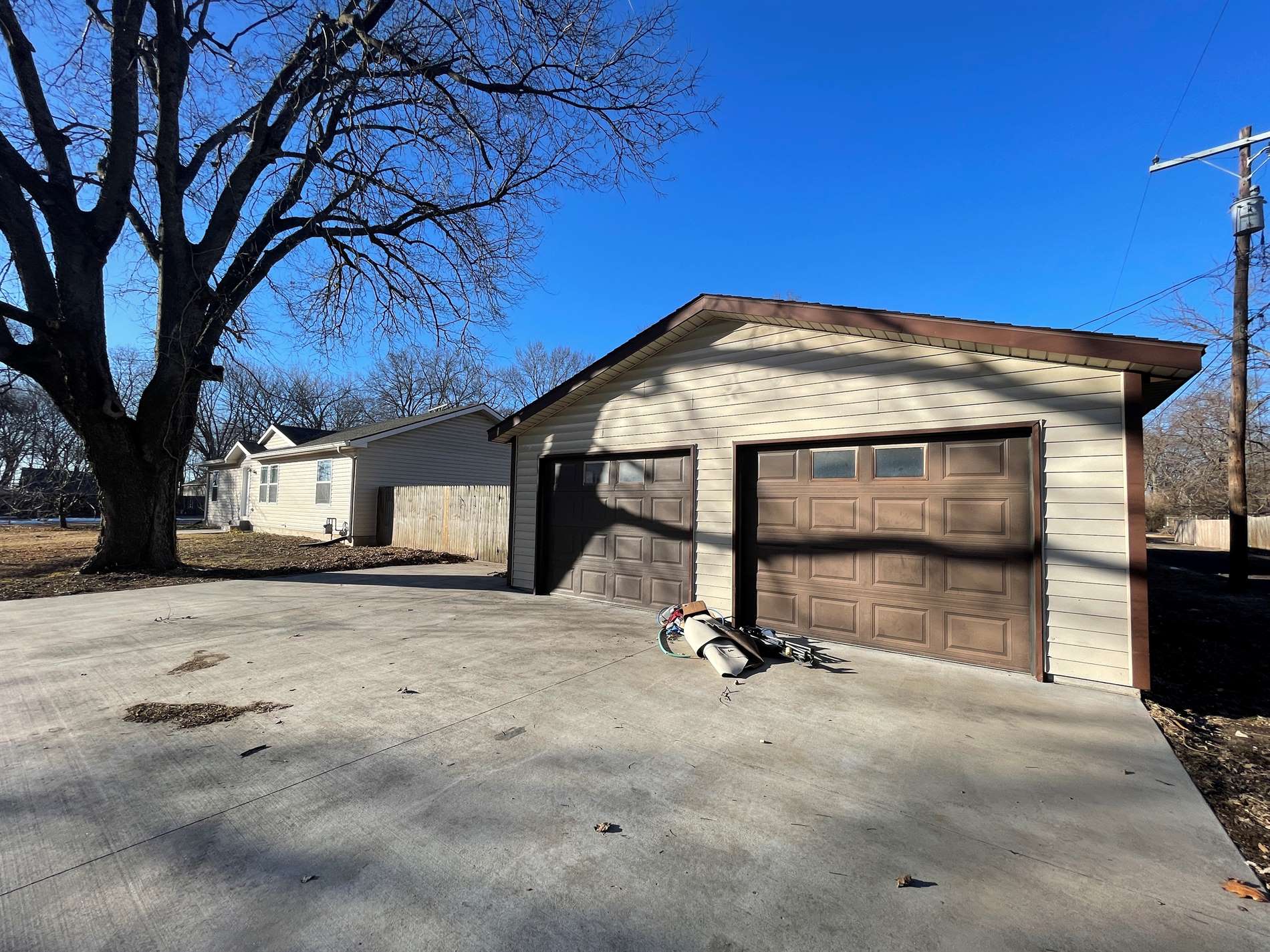 2000 NW Winter ST, Topeka, KS 66608