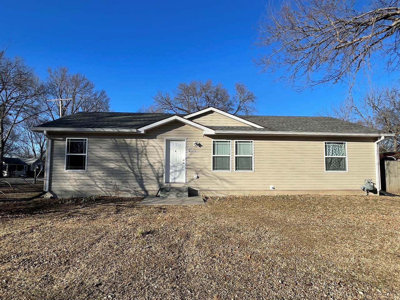 2000 NW Winter ST, Topeka, KS 66608