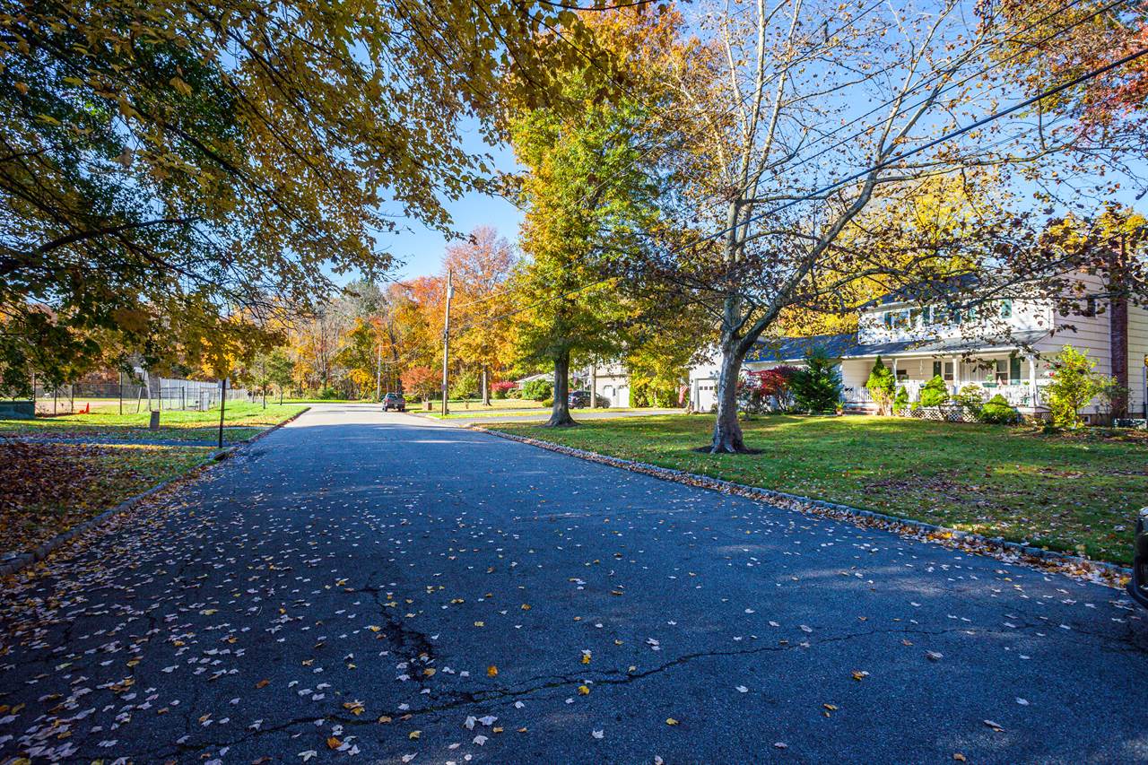 101 Columbia Ave, Berkeley Heights, NJ 07922