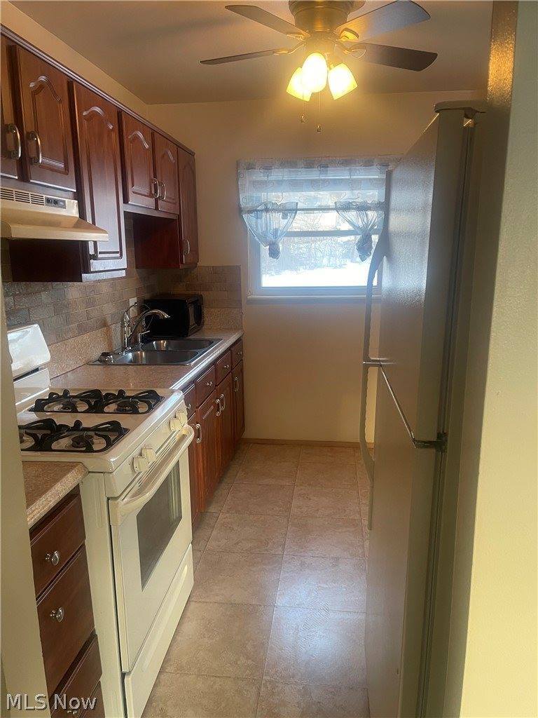 245 Harold Lane, Campbell, OH 44405