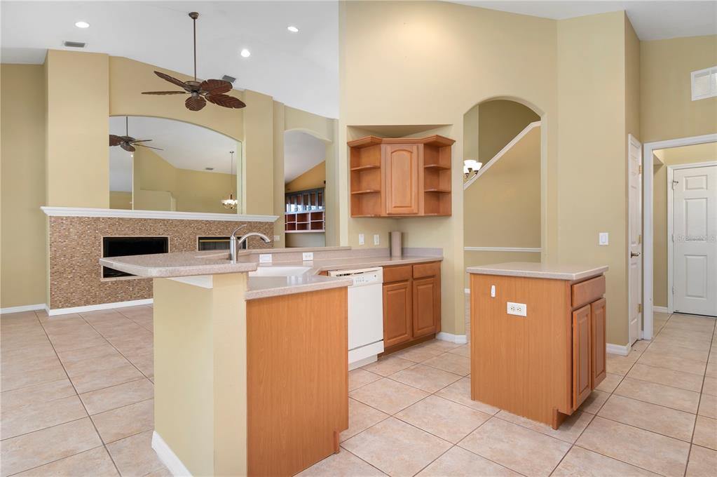 6747 Tailfeather Way, Bradenton, FL 34203