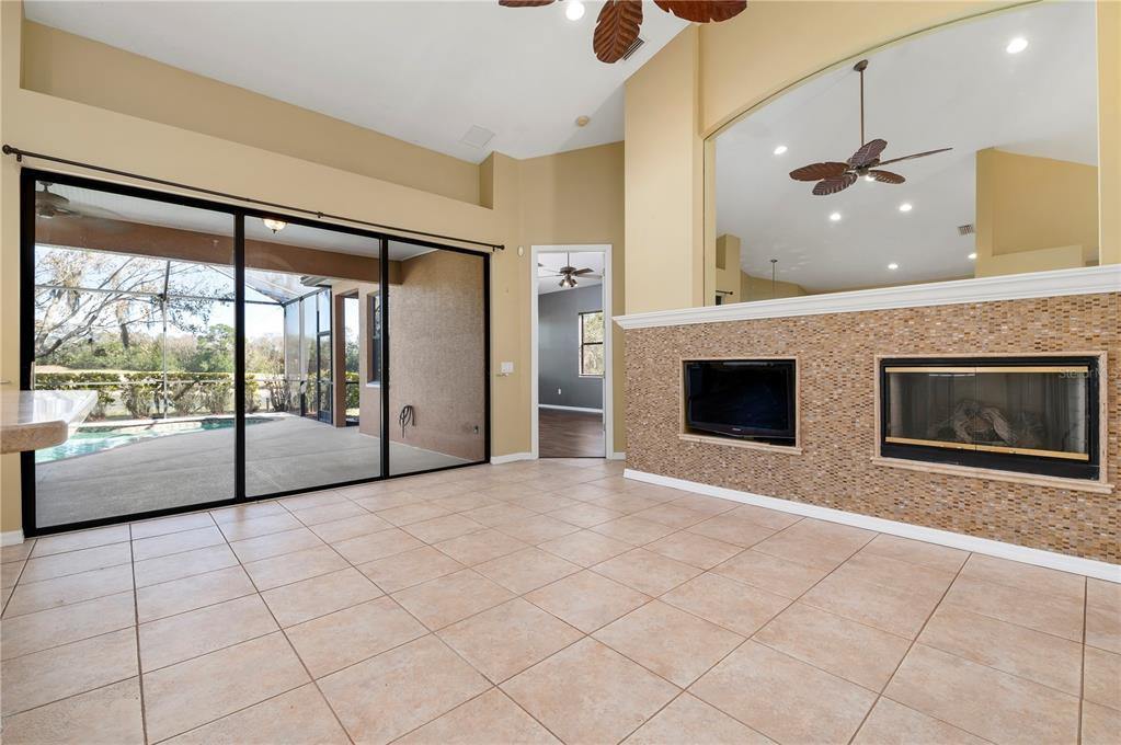 6747 Tailfeather Way, Bradenton, FL 34203