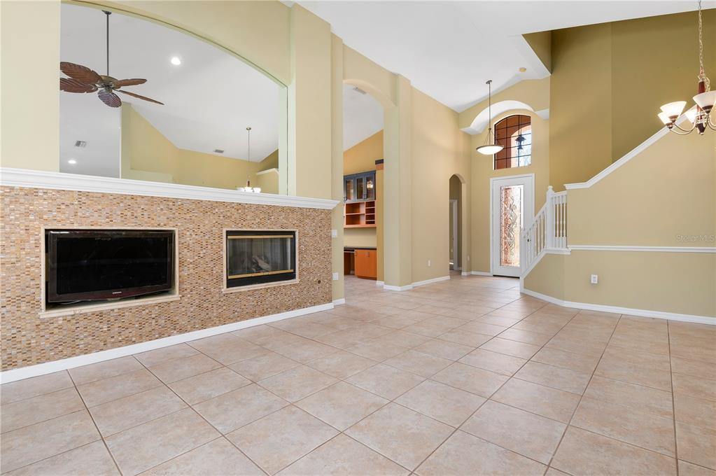 6747 Tailfeather Way, Bradenton, FL 34203