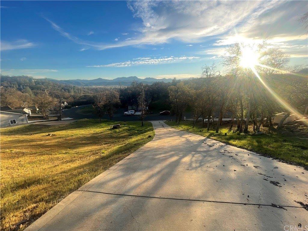 19415 Moon Ridge Road, Hidden Valley Lake, CA 95467