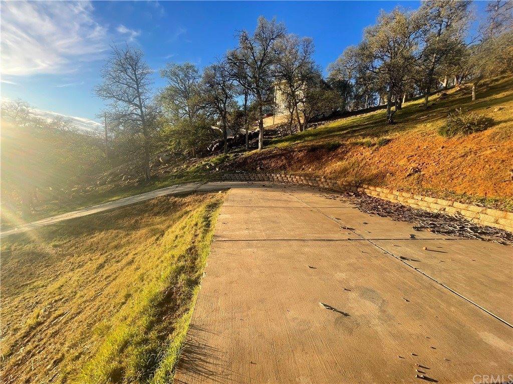 19415 Moon Ridge Road, Hidden Valley Lake, CA 95467