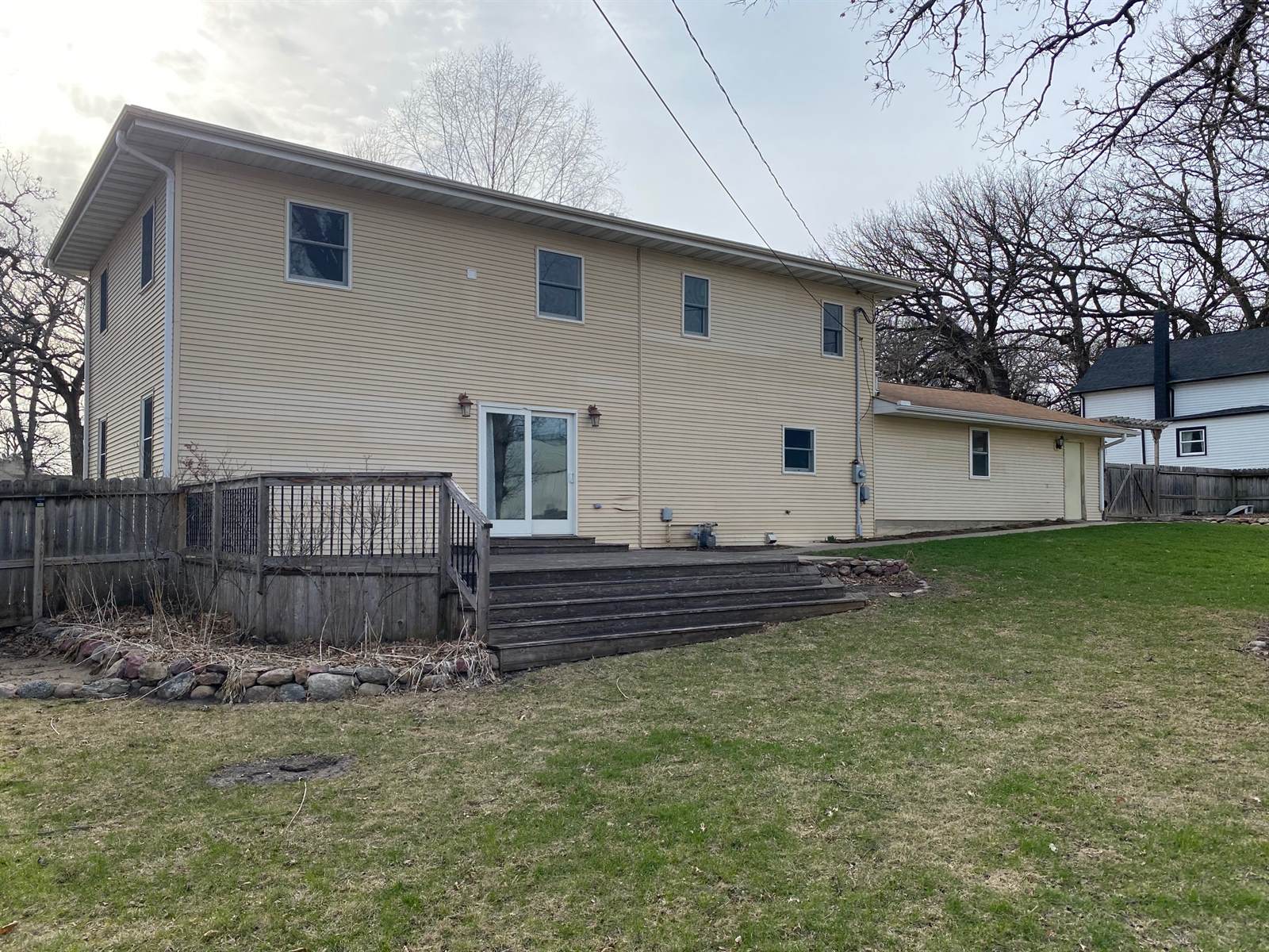 1804 Chicago, Spirit Lake, IA 51360