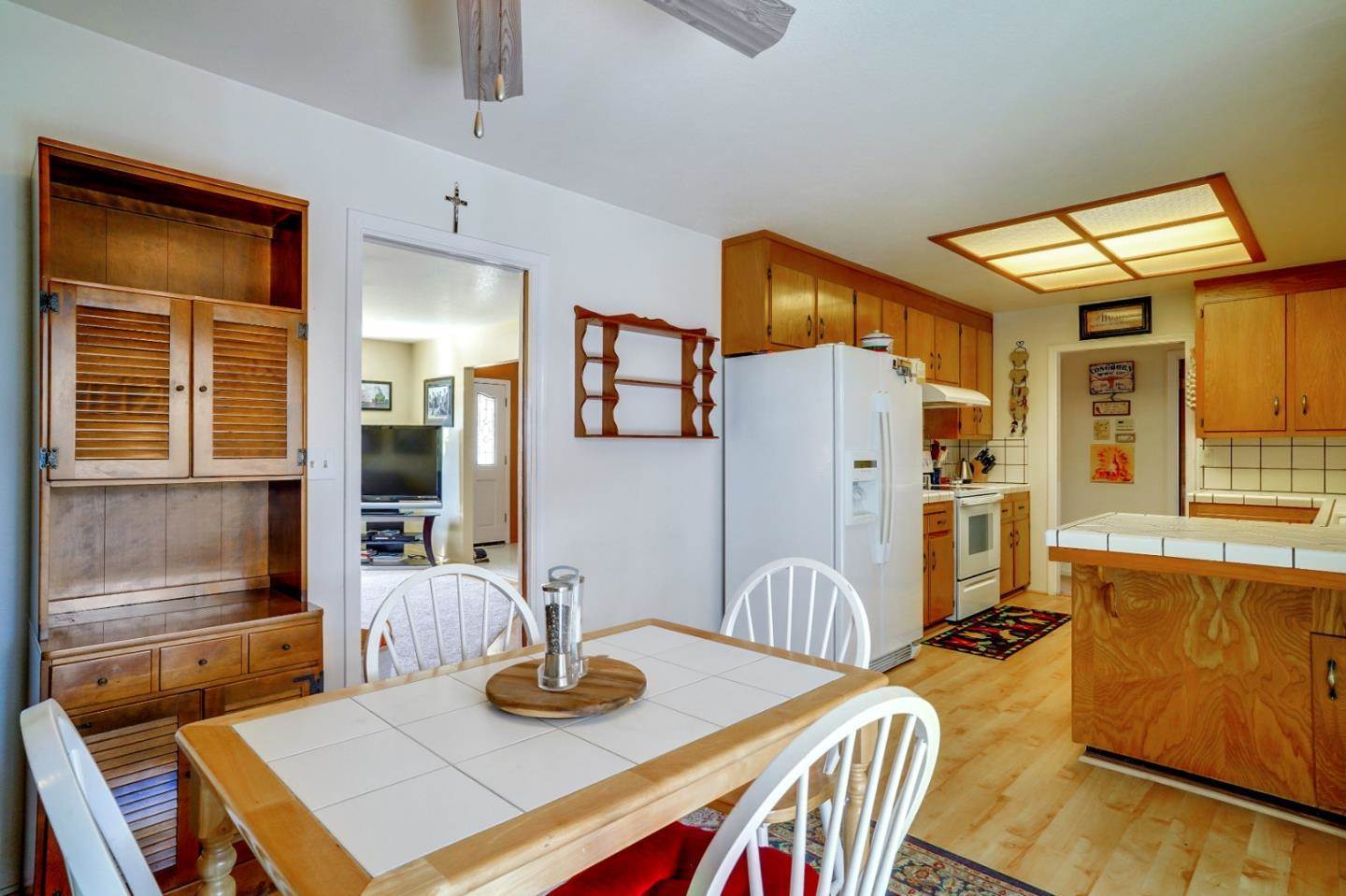 1100 Poppy Lane CIR, Hollister, CA 95023