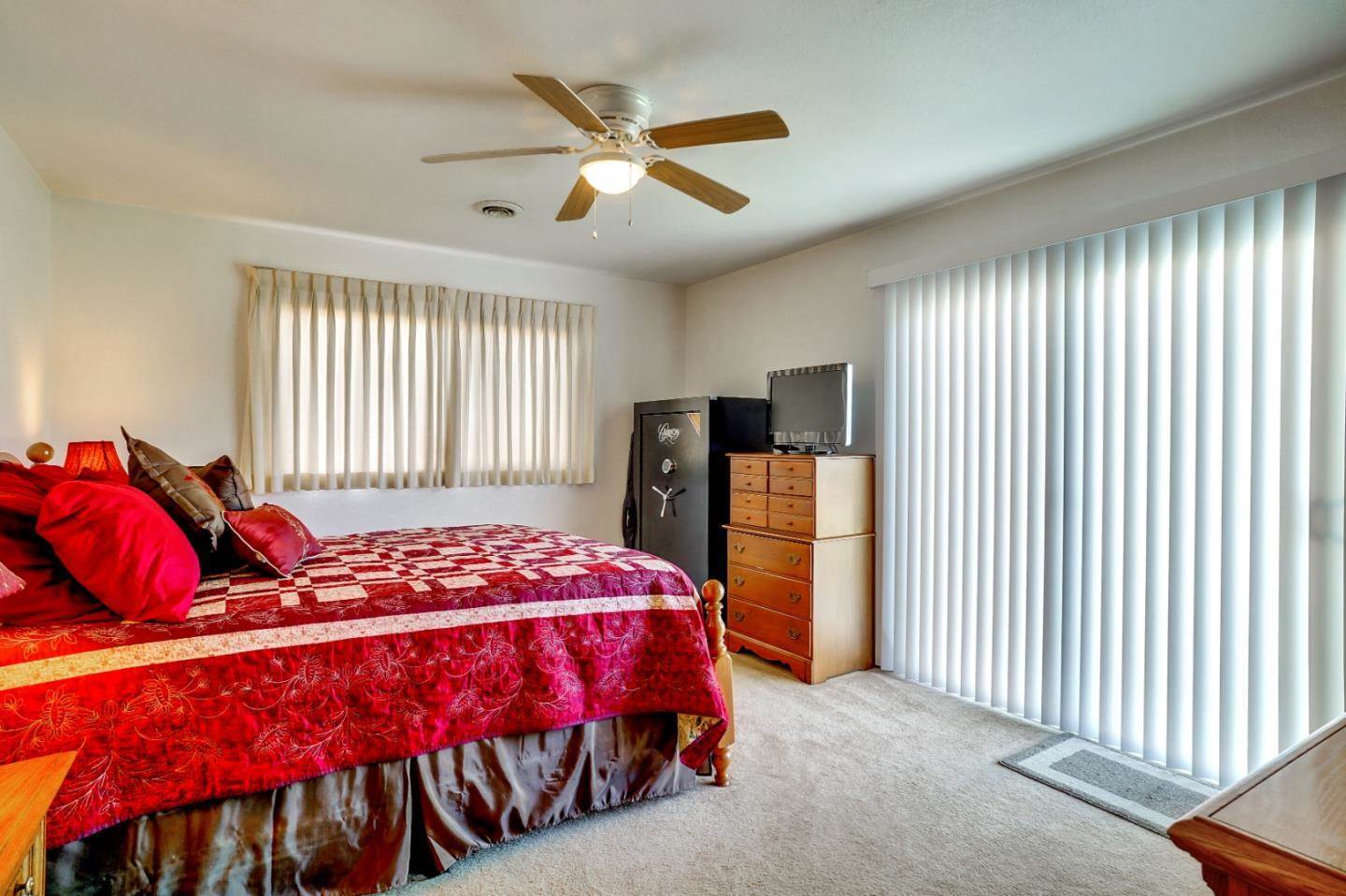 1100 Poppy Lane CIR, Hollister, CA 95023