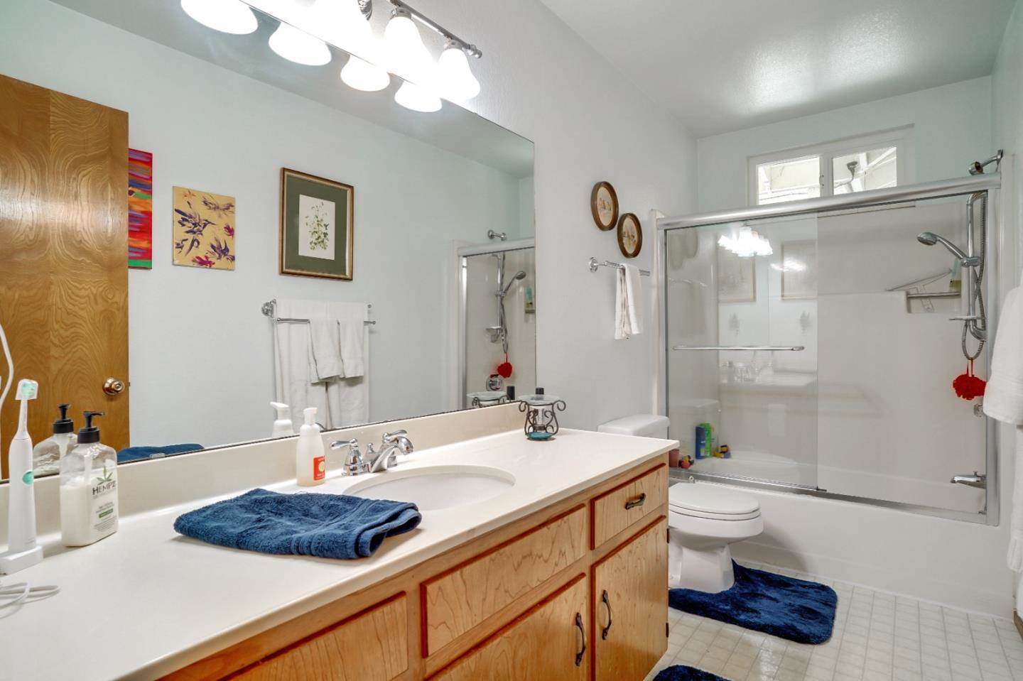 1100 Poppy Lane CIR, Hollister, CA 95023