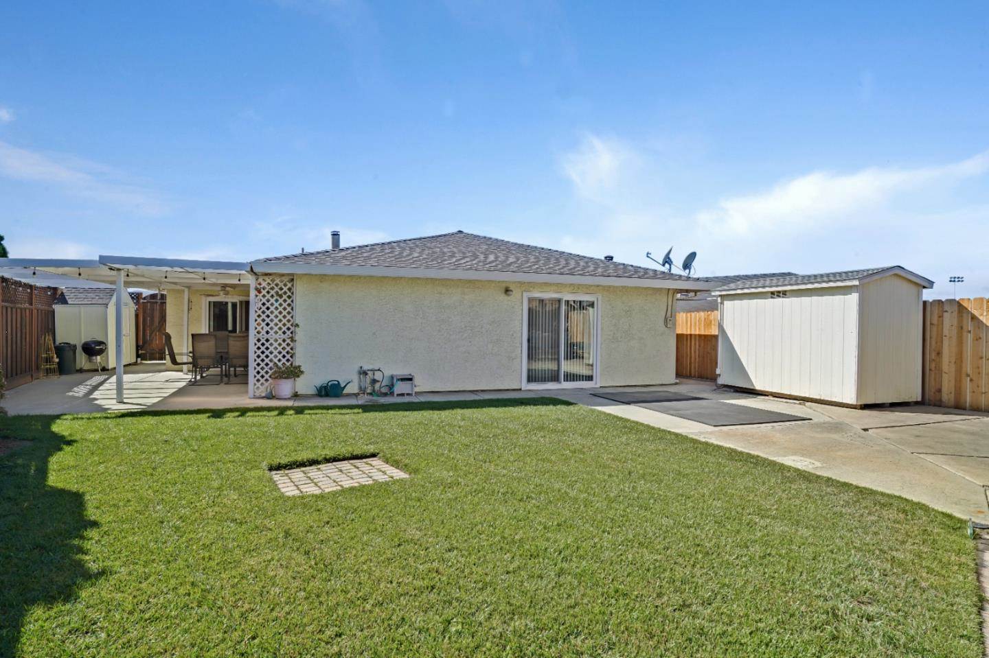 1100 Poppy Lane CIR, Hollister, CA 95023