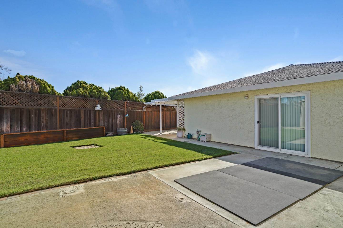 1100 Poppy Lane CIR, Hollister, CA 95023