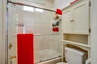 1100 Poppy Lane CIR, Hollister, CA 95023